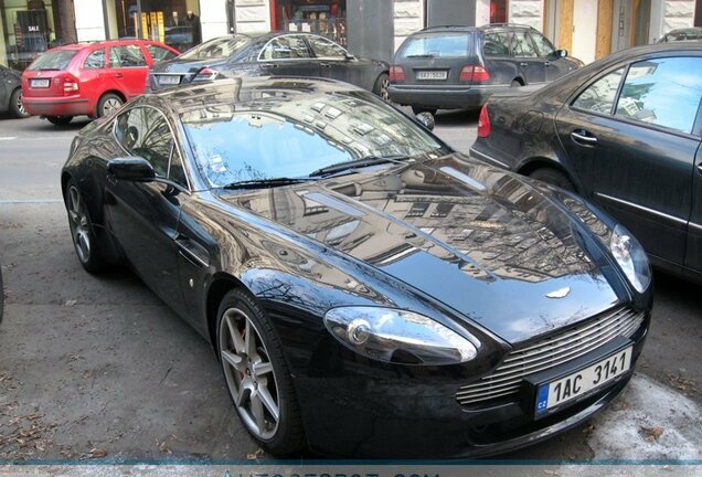 Aston Martin V8 Vantage