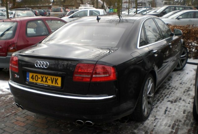 Audi S8 D3