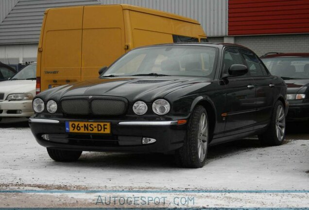 Jaguar XJR