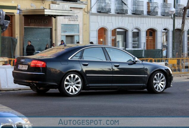 Audi S8 D3