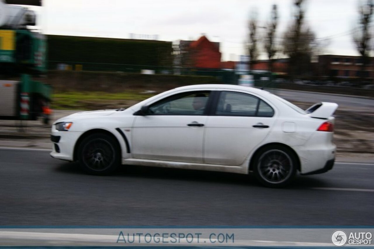 Mitsubishi Lancer Evolution X RS