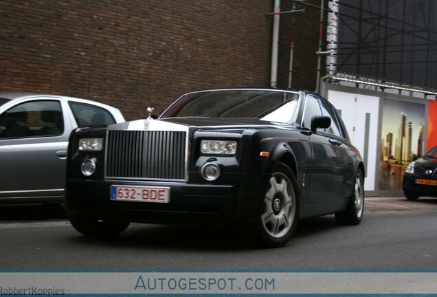 Rolls-Royce Phantom Black