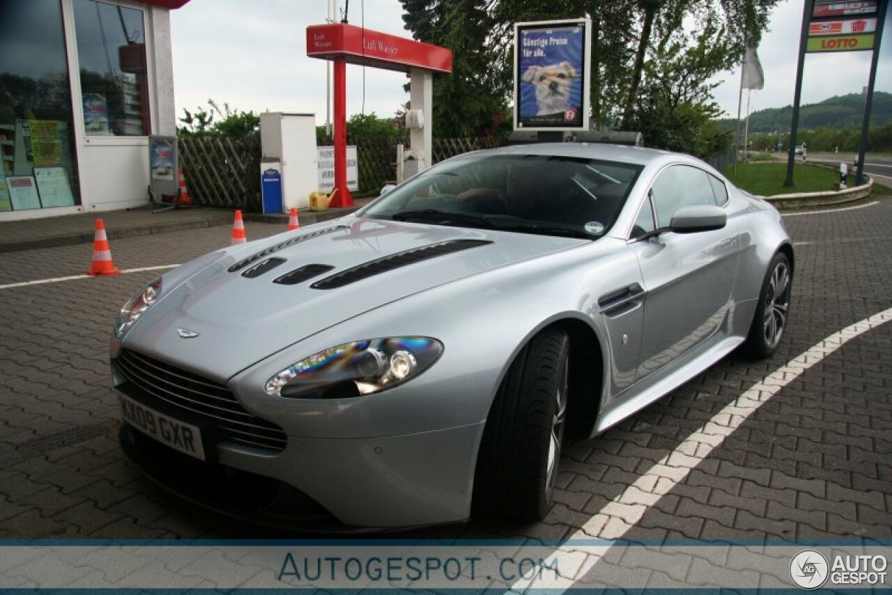 Aston Martin V12 Vantage