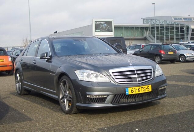 Mercedes-Benz S 65 AMG V221 2010