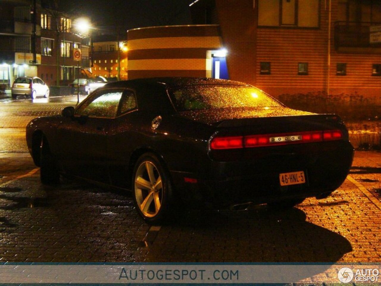 Dodge Challenger SRT-8