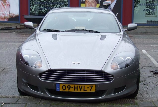 Aston Martin DB9