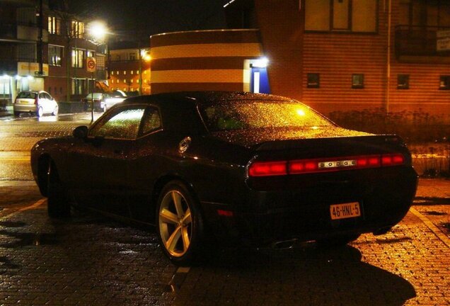 Dodge Challenger SRT-8