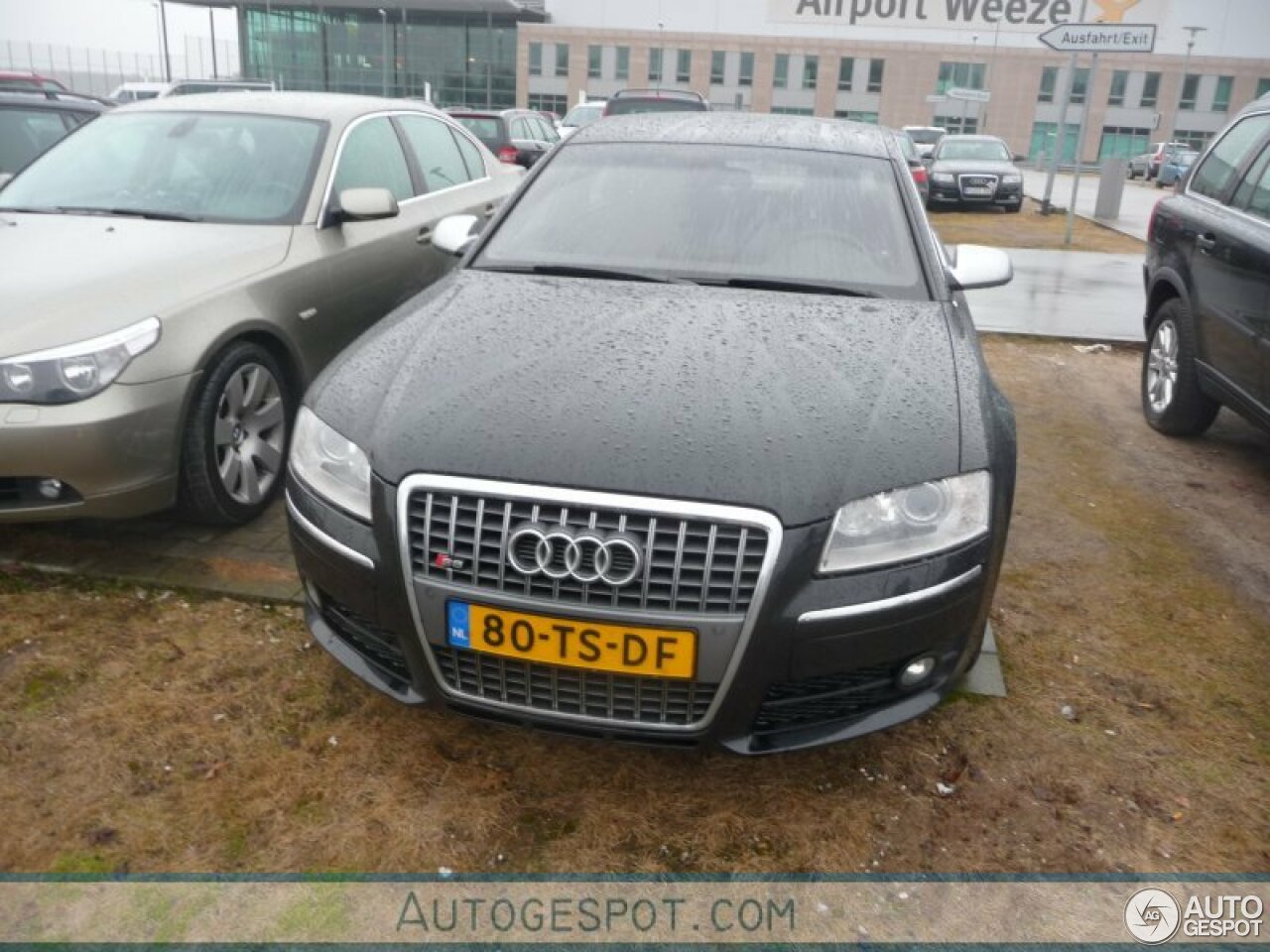 Audi S8 D3