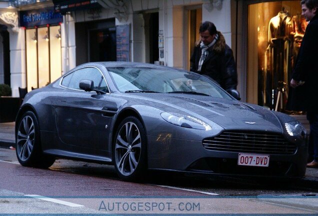 Aston Martin V12 Vantage