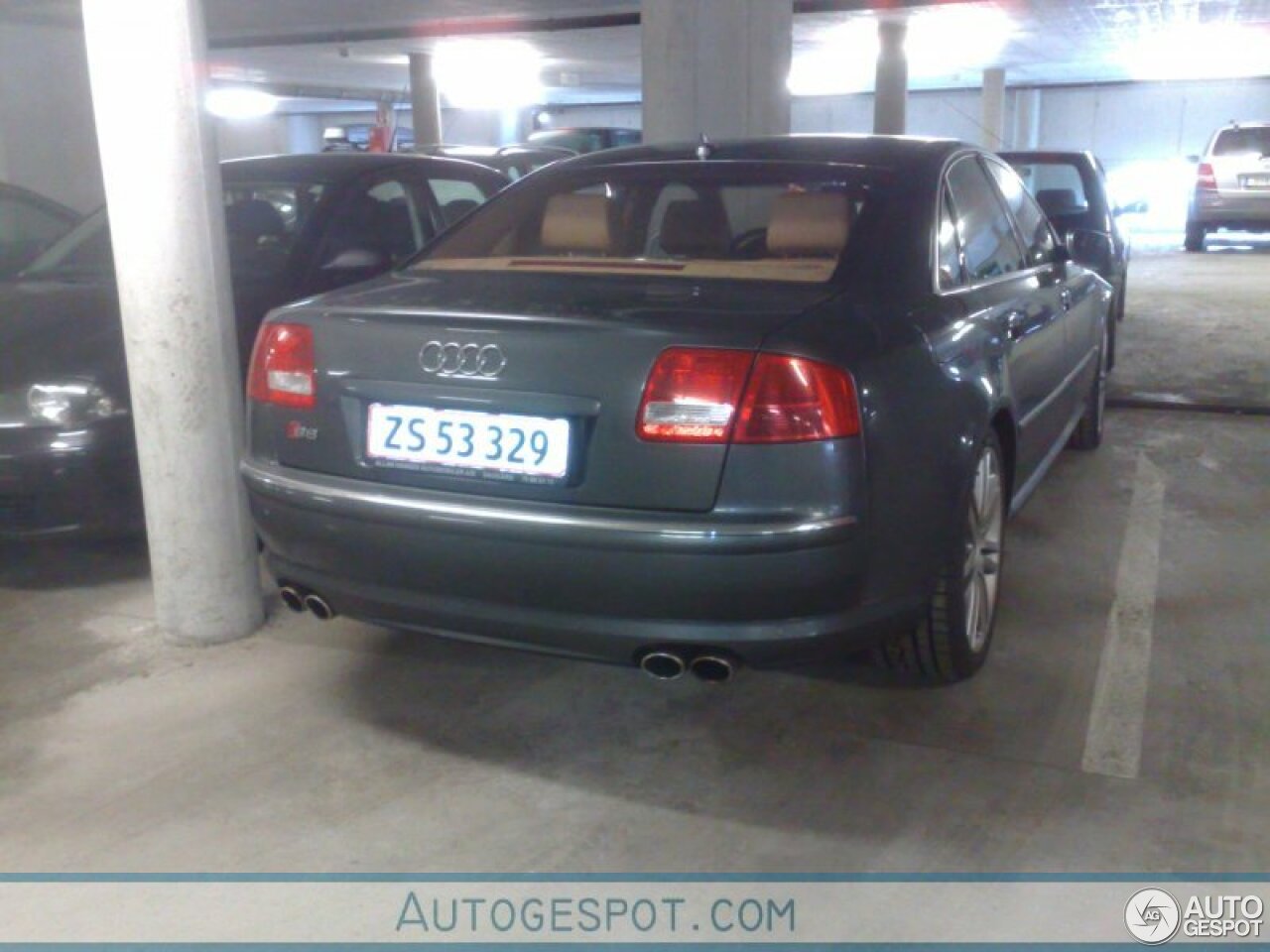 Audi S8 D3