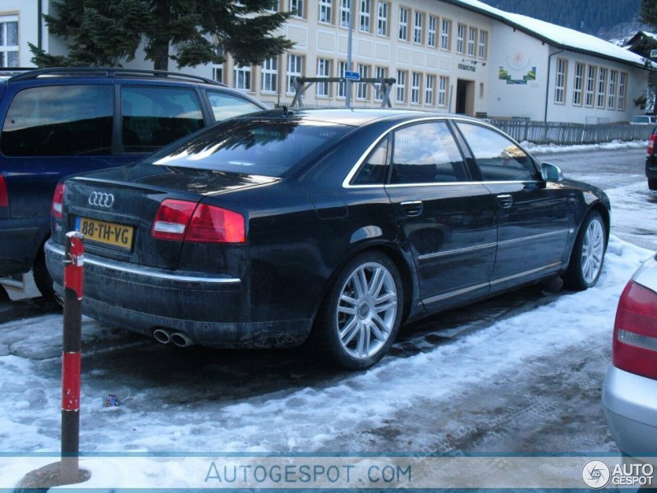 Audi S8 D3