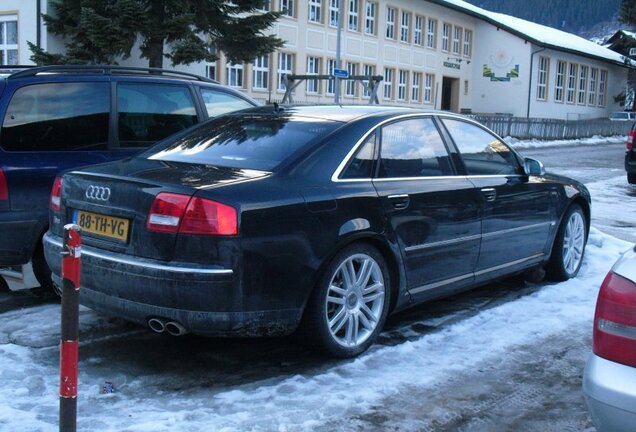 Audi S8 D3