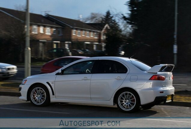 Mitsubishi Lancer Evolution X GSR FQ-300