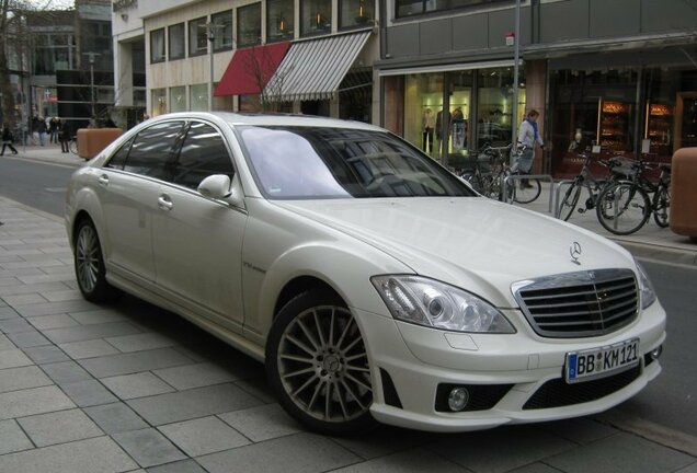 Mercedes-Benz S 65 AMG V221