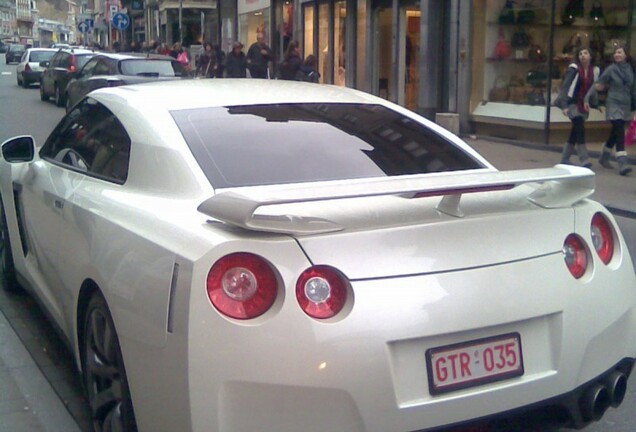 Nissan GT-R