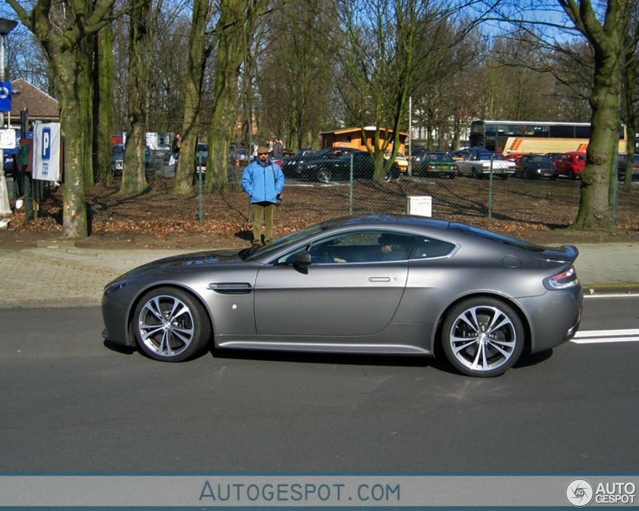 Aston Martin V12 Vantage