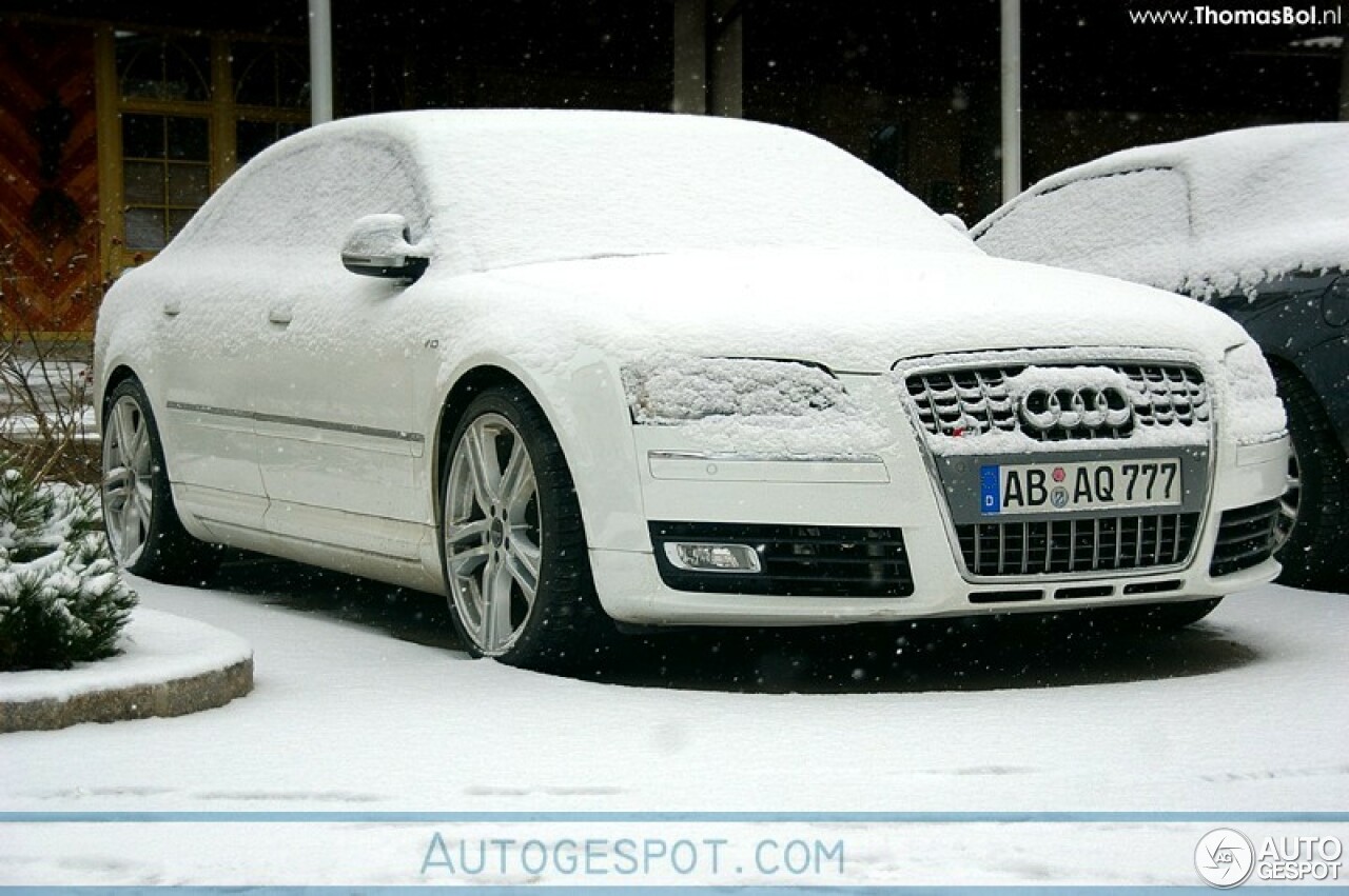 Audi S8 D3