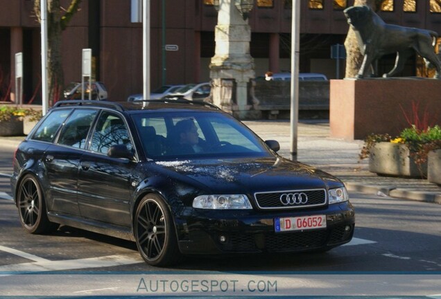 Audi RS4 Avant B5