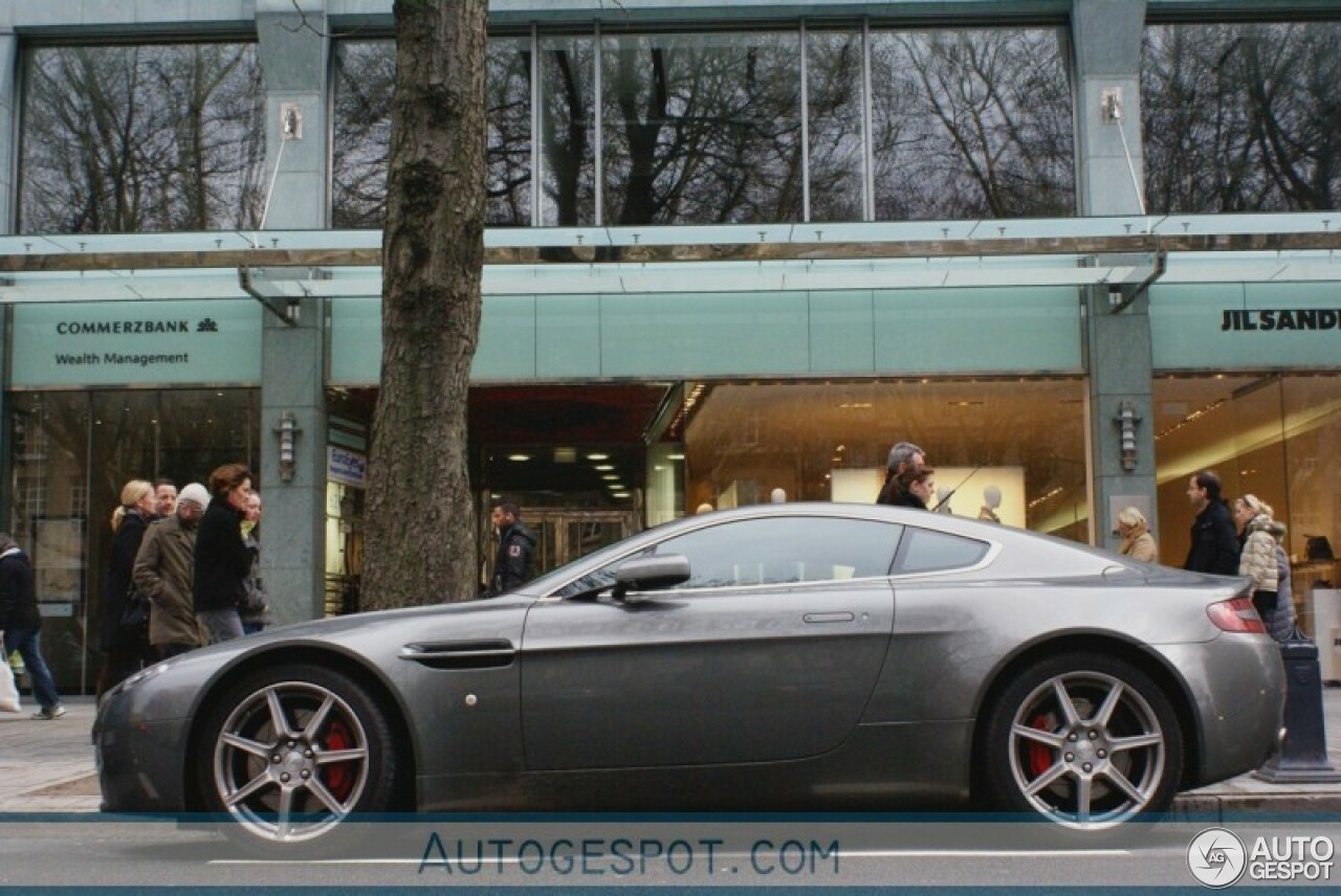 Aston Martin V8 Vantage