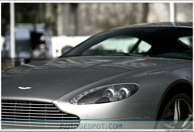 Aston Martin V8 Vantage