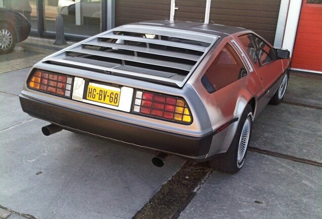 DeLorean DMC-12