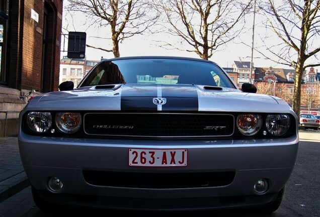 Dodge Challenger SRT-8