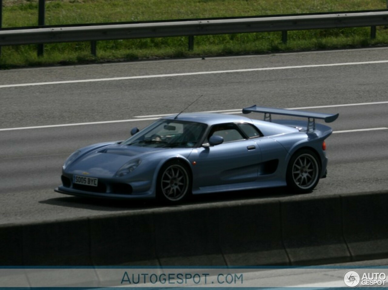 Noble M12 GTO-3R