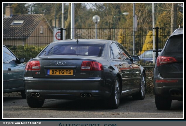 Audi S8 D3