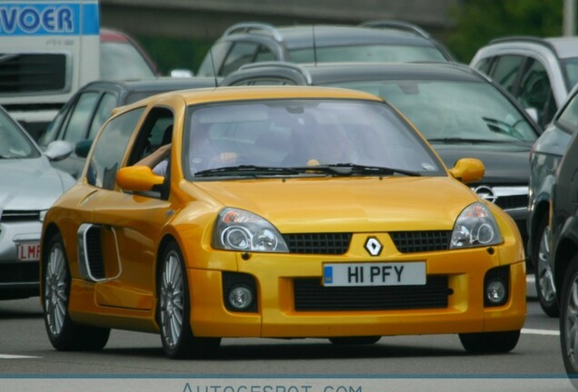 Renault Clio V6 Phase II