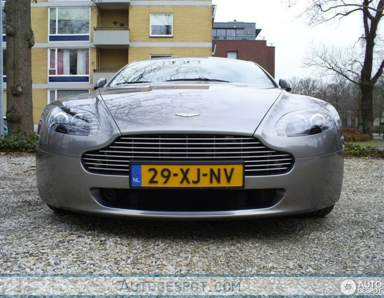 Aston Martin V8 Vantage