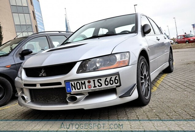 Mitsubishi Lancer Evolution IX FQ