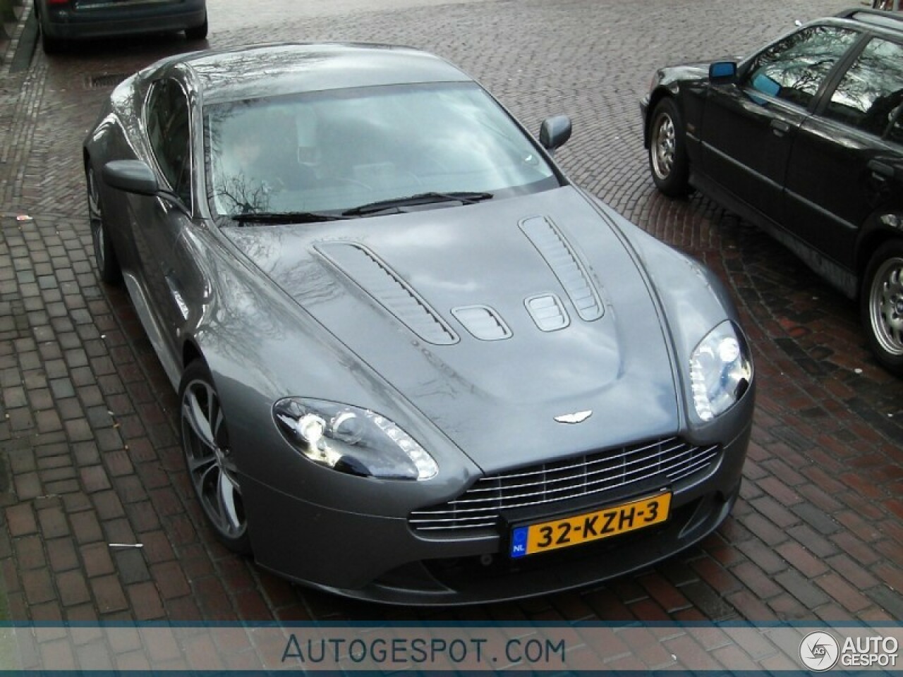 Aston Martin V12 Vantage