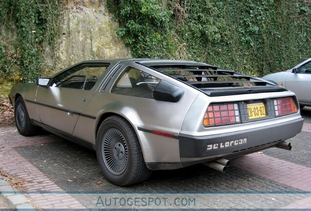 DeLorean DMC-12