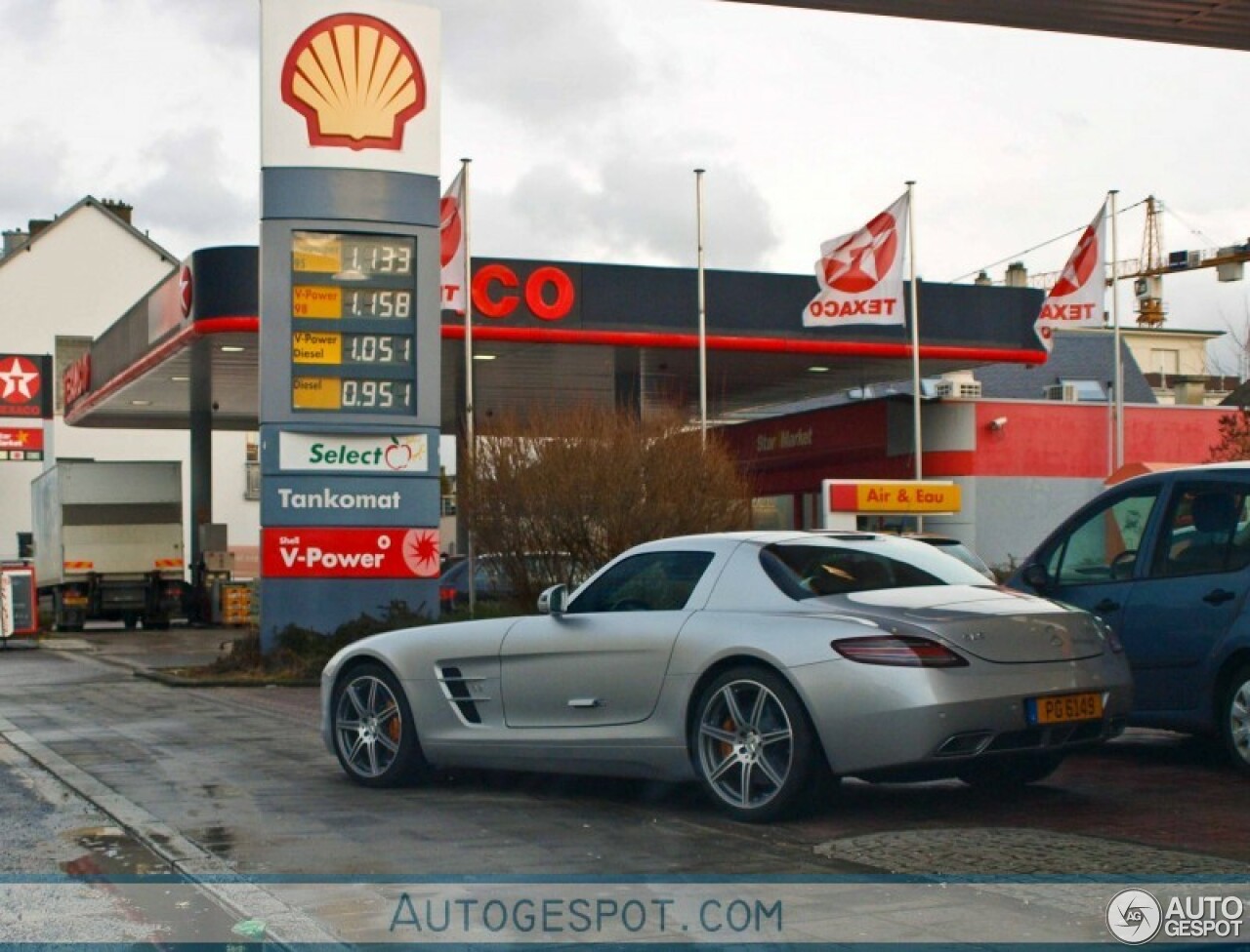 Mercedes-Benz SLS AMG