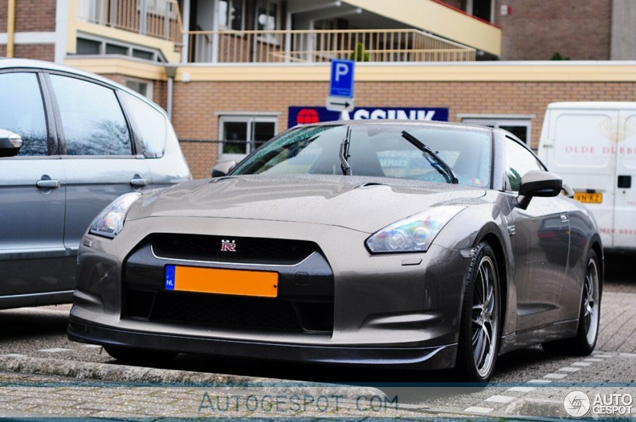 Nissan GT-R