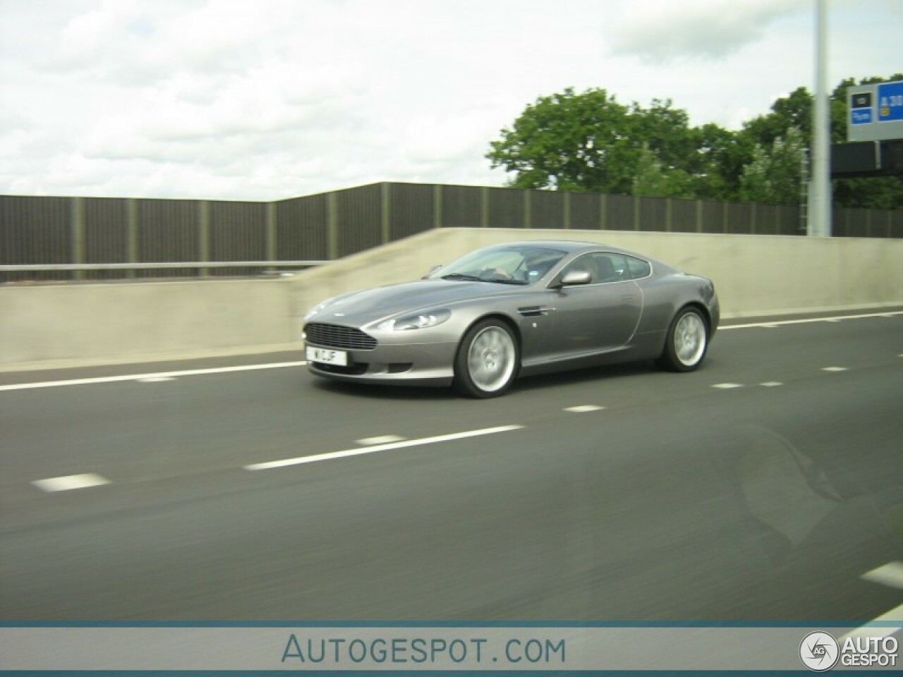 Aston Martin DB9