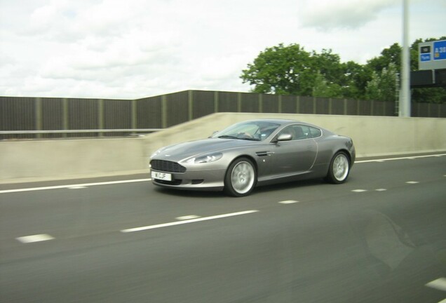 Aston Martin DB9