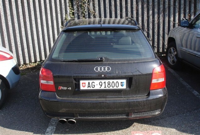 Audi RS4 Avant B5