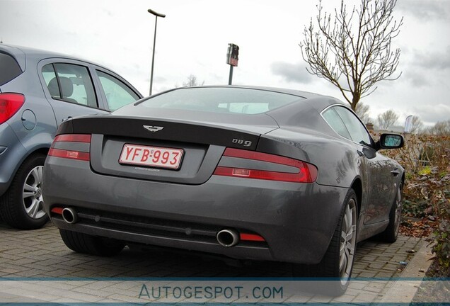 Aston Martin DB9