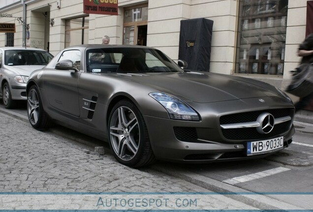 Mercedes-Benz SLS AMG