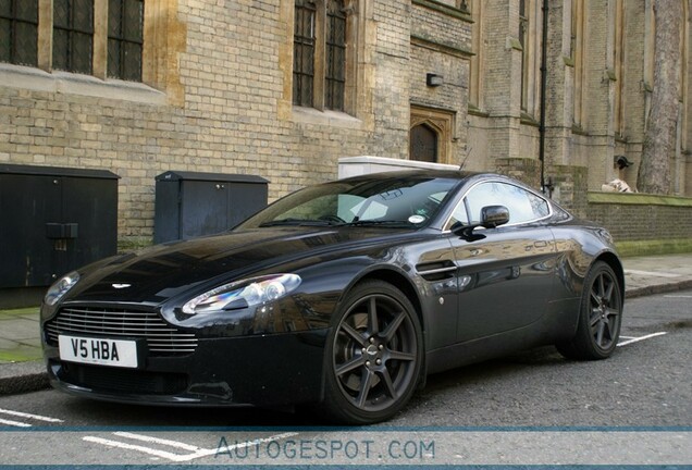 Aston Martin V8 Vantage