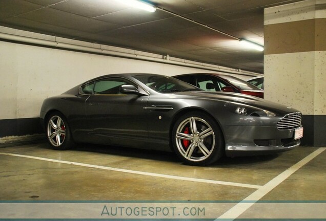 Aston Martin DB9