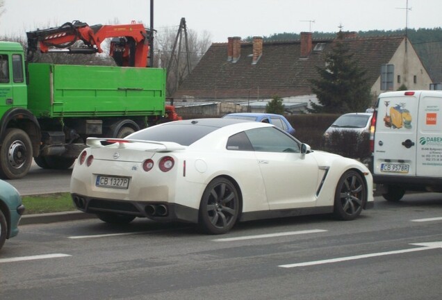 Nissan GT-R