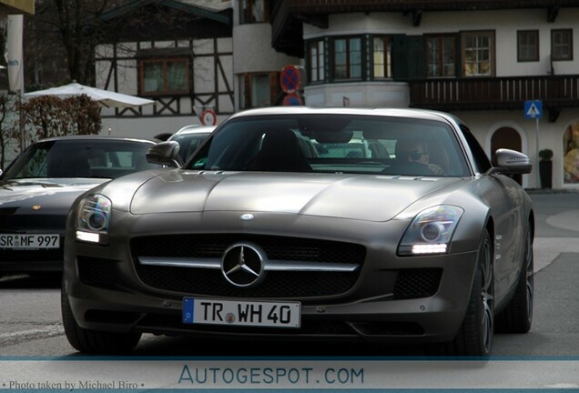 Mercedes-Benz SLS AMG