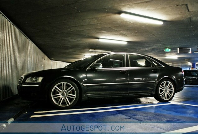 Audi S8 D3