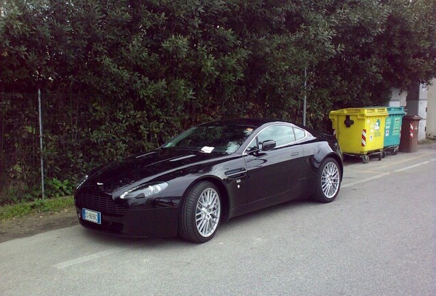 Aston Martin V8 Vantage