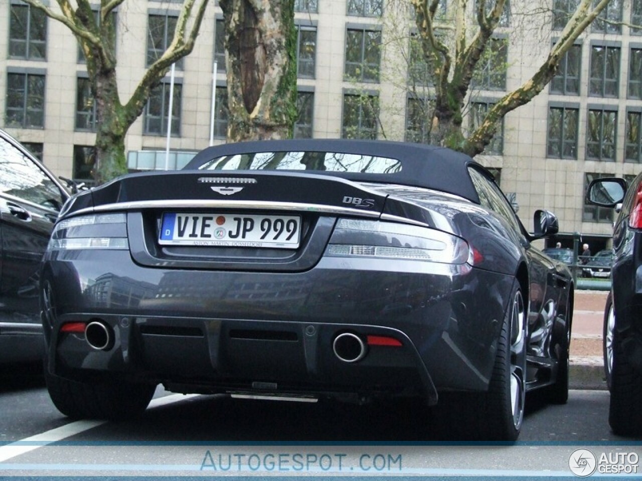 Aston Martin DBS Volante