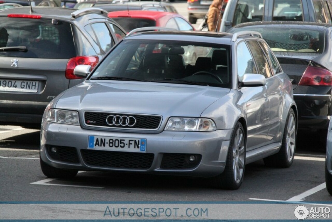 Audi RS4 Avant B5