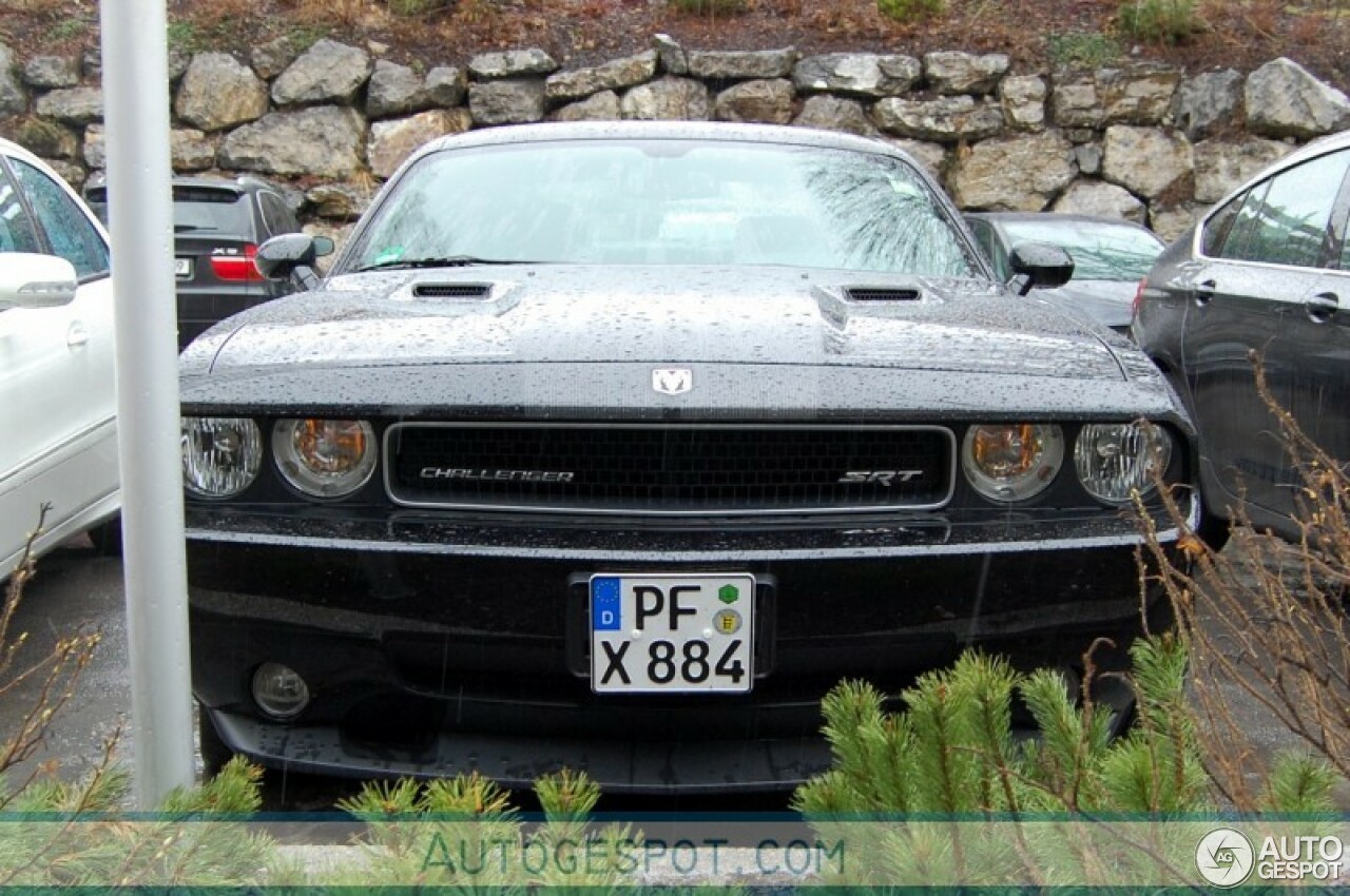 Dodge Challenger SRT-8