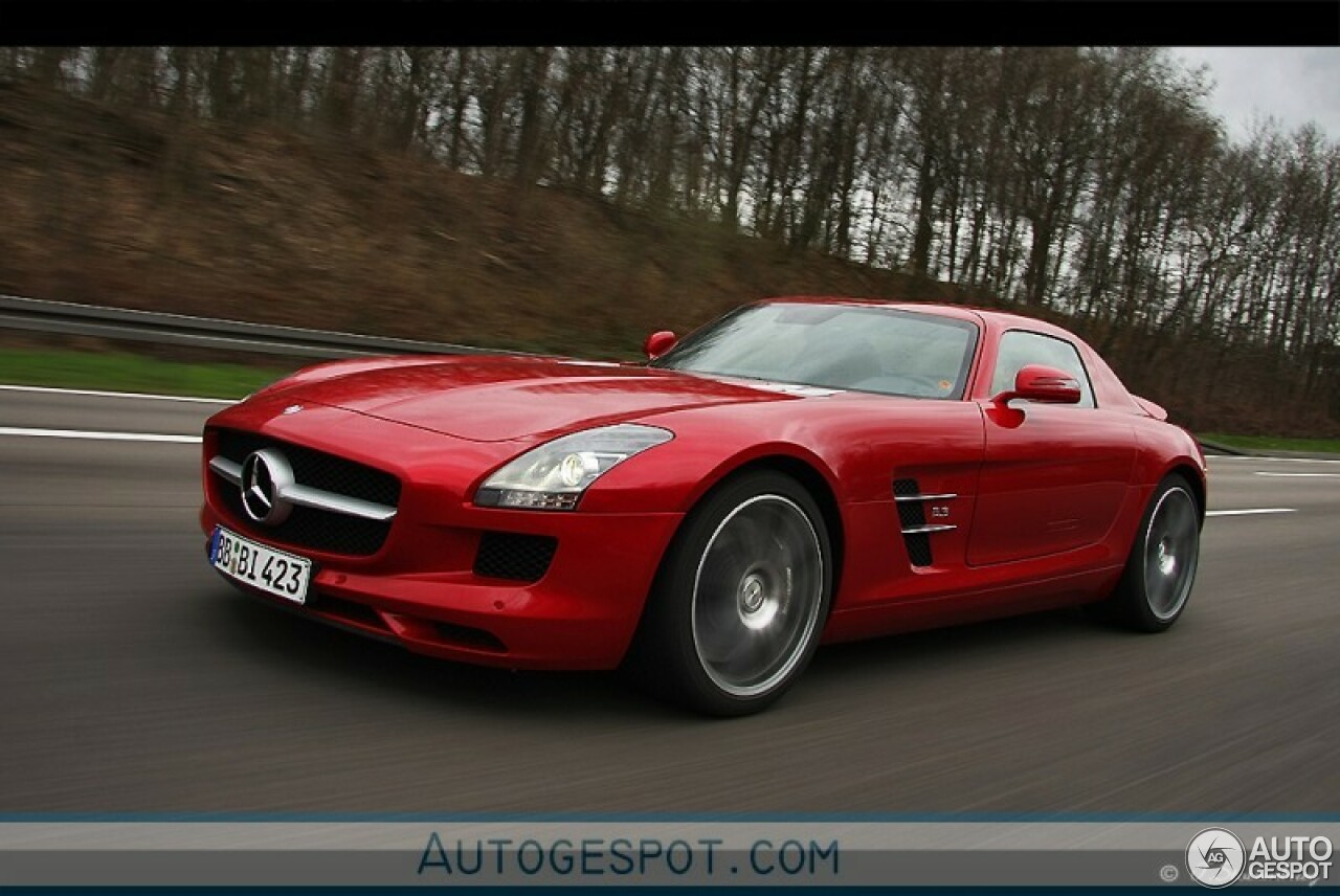 Mercedes-Benz SLS AMG